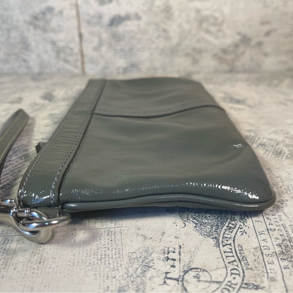 Coach gray leather wristlet - Picture 2 of 10